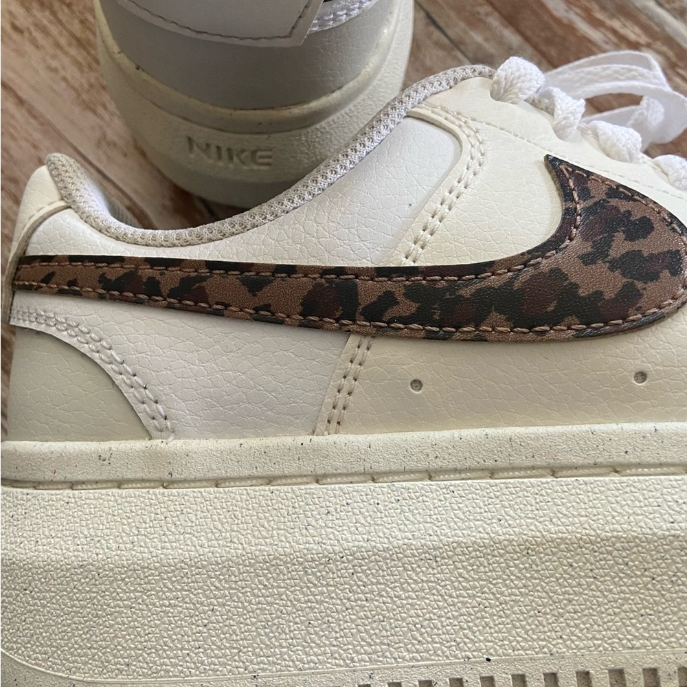 Nike Cream and Brown leopard Swoosh Sneakers platform EUC